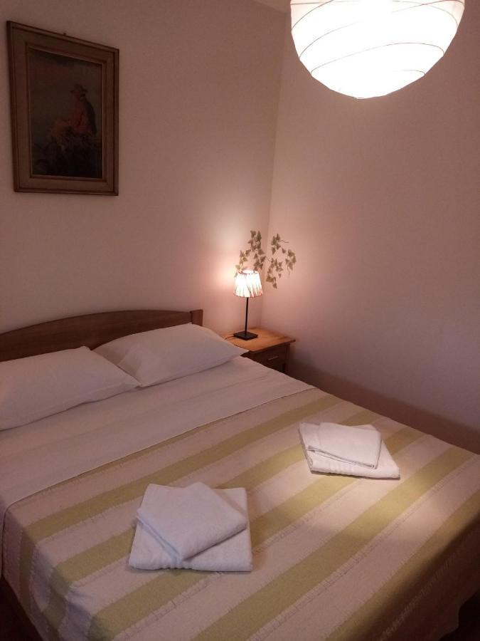 Apartman Mikola With Sea View Трогір Екстер'єр фото