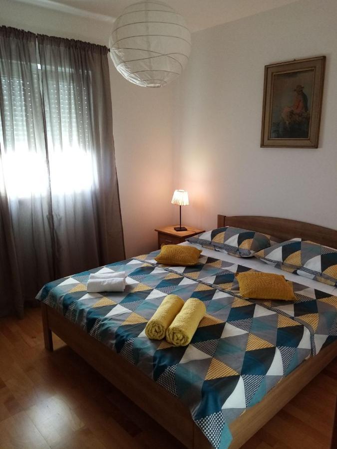 Apartman Mikola With Sea View Трогір Екстер'єр фото