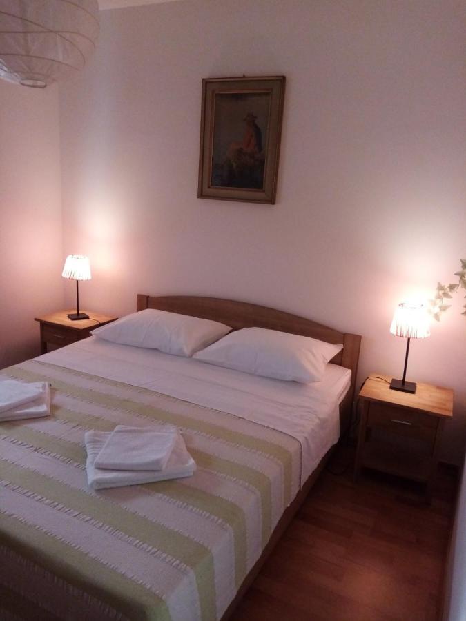 Apartman Mikola With Sea View Трогір Екстер'єр фото