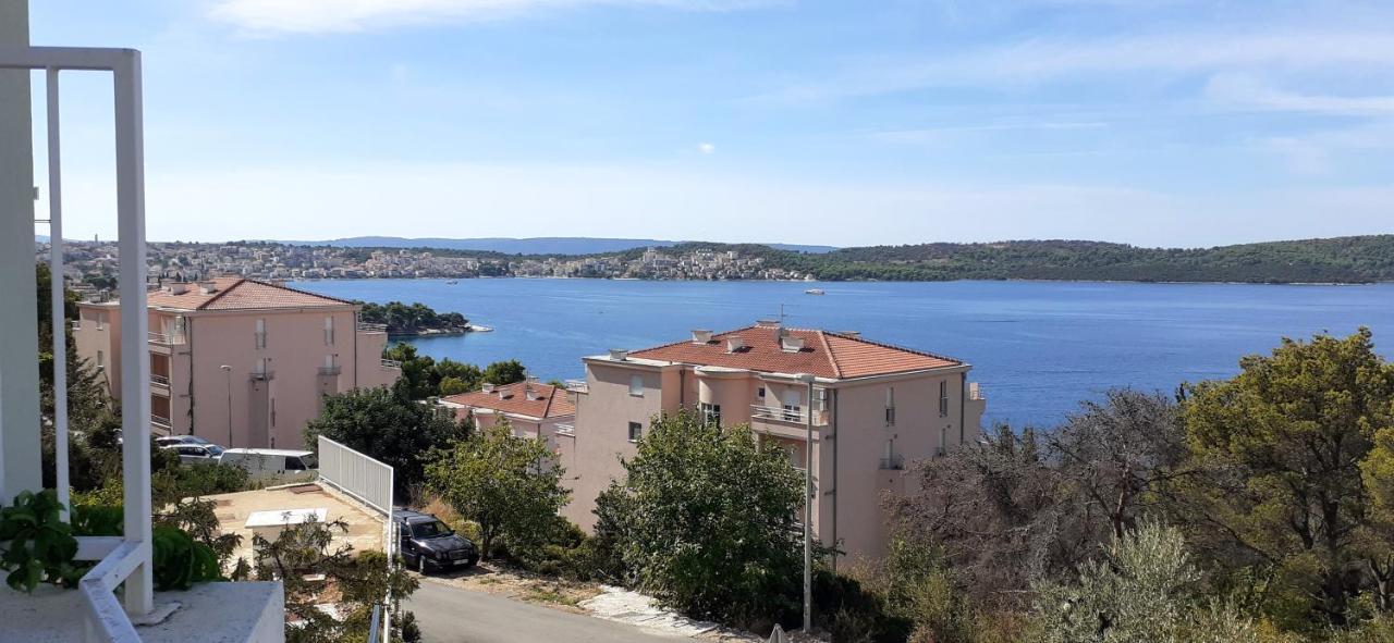 Apartman Mikola With Sea View Трогір Екстер'єр фото